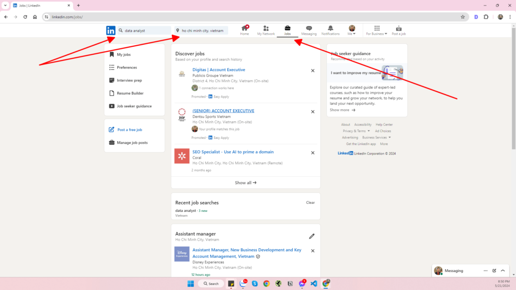 Sử dụng thanh tìm kiếm trên LinkedIn để tìm việc làm theo từ khóa